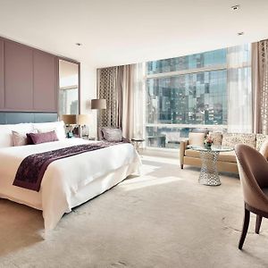Signature Butler Service Guest room 1 King